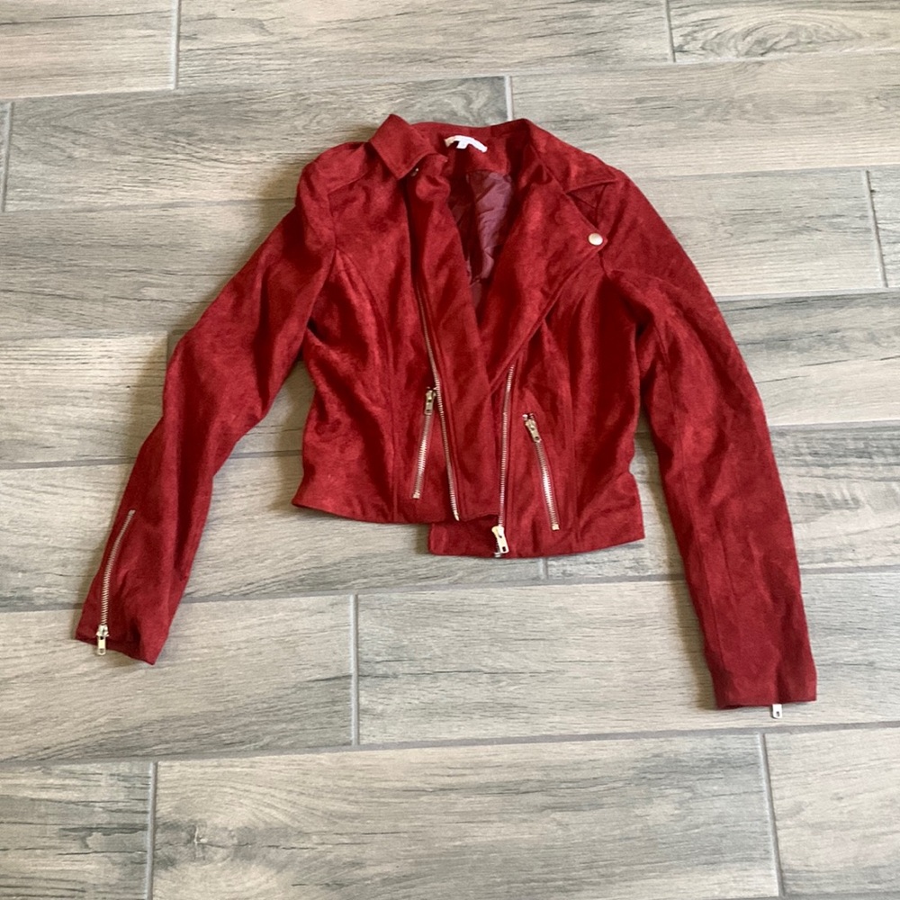 Veveret red jacket